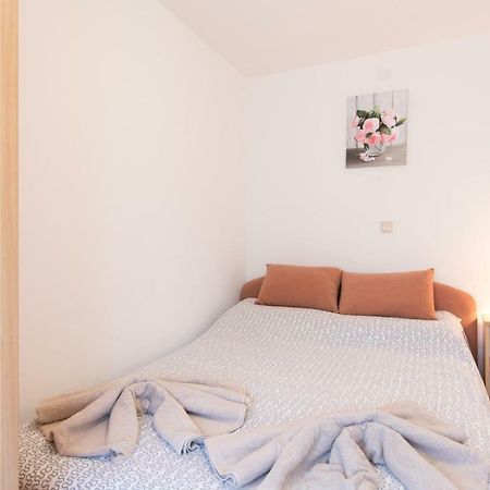Apartment Adrijana Vrbnik Esterno foto