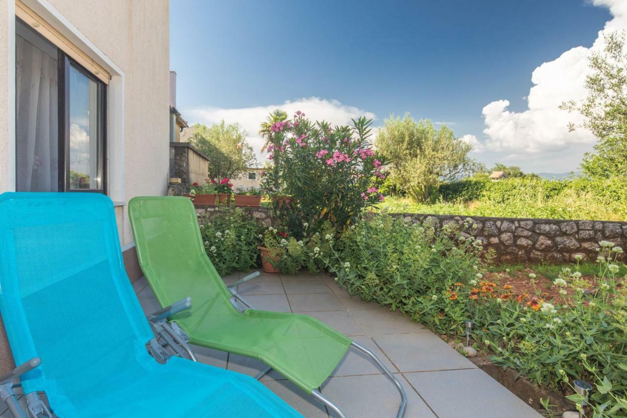 Apartment Adrijana Vrbnik Esterno foto